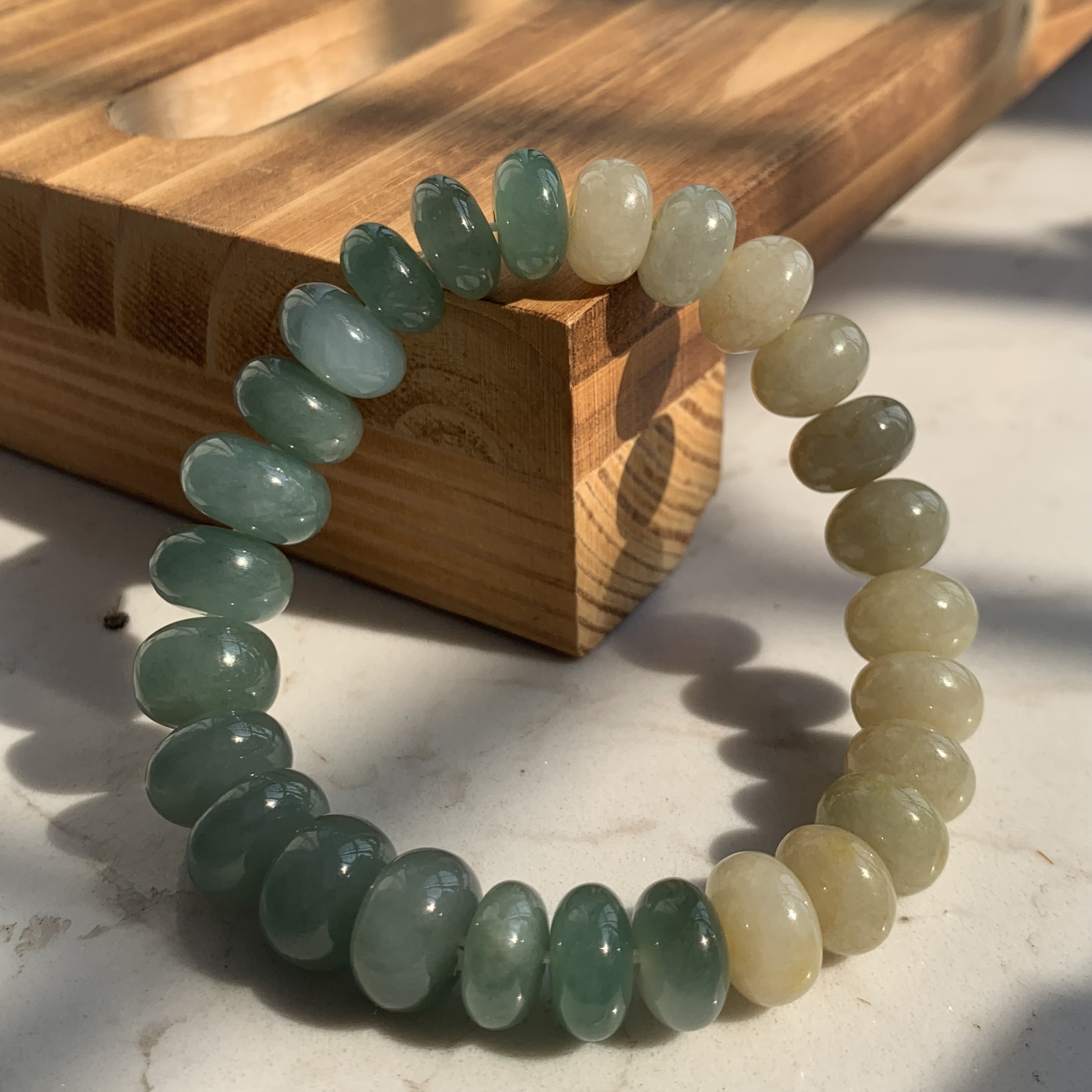 天然A货翡翠黄加绿算盘珠手串