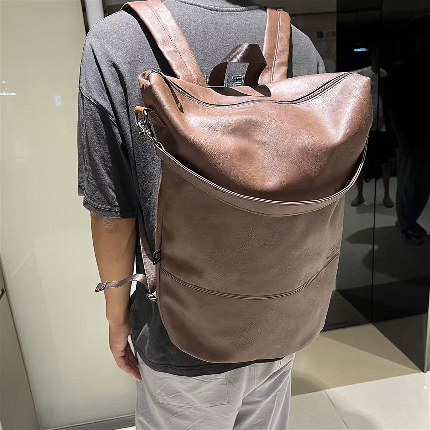 ThreeBox复古皮质大容量双肩包