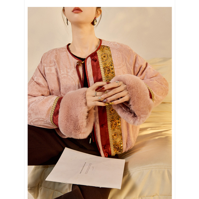 2025冬装新款 轻奢新中式国风浮雕提花濑兔毛毛袖口羽绒服外套