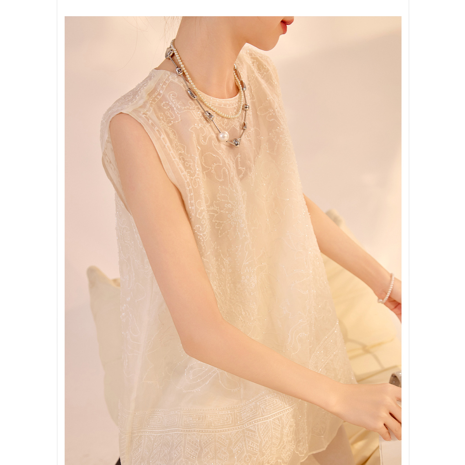 2025新款 轻奢新中式国风刺绣钉珠100%桑蚕丝马甲背心上衣 黑/杏