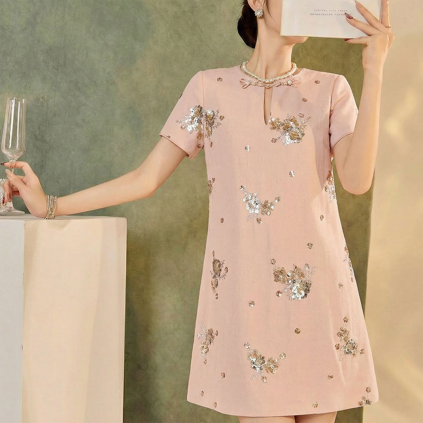 2026春夏装新款 轻奢新中式复古国风花朵钉珠刺绣粉色连衣裙A字裙
