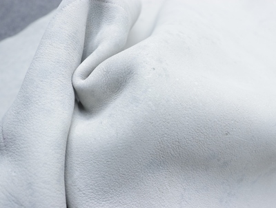 英国CFS KUDU白色平纹磨砂羚羊皮，厚度：2.2mm左右， 手感：偏软