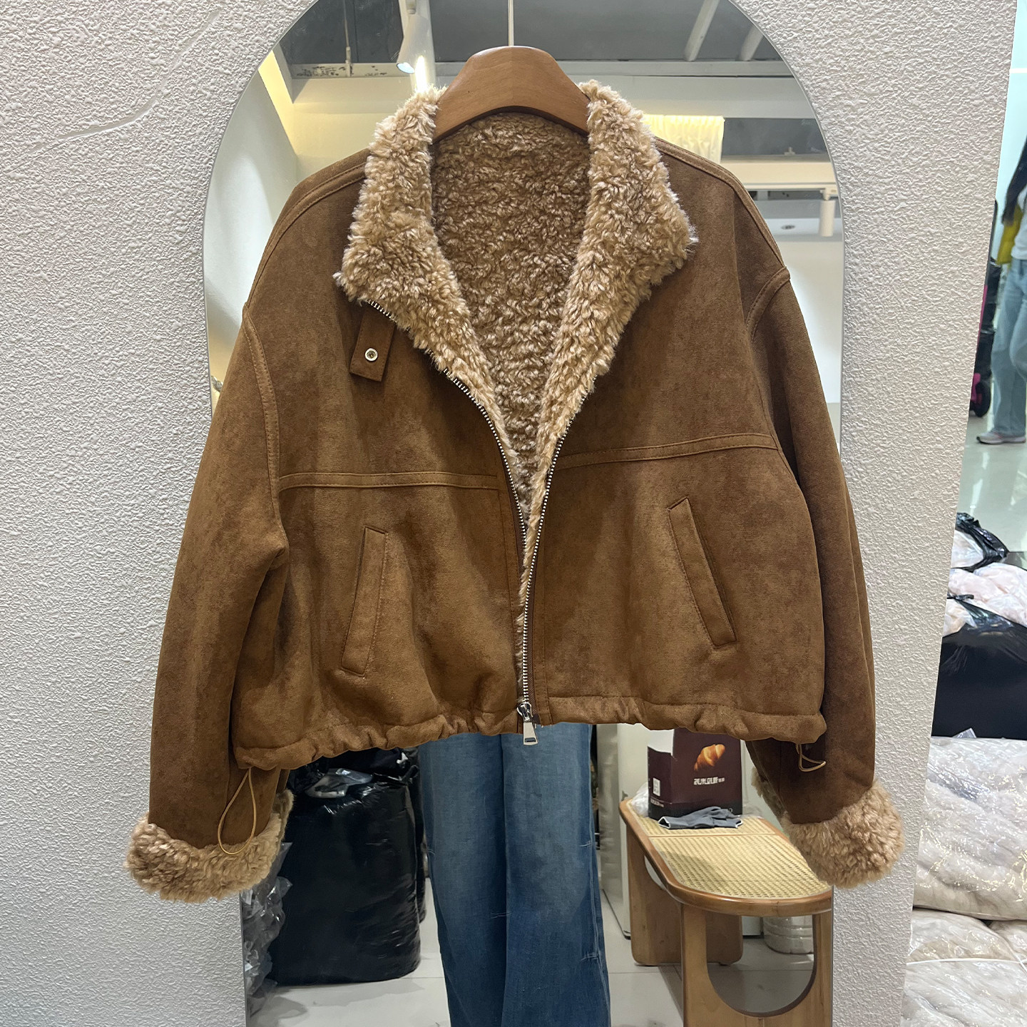 麂皮绒羊羔毛外套女冬季宽松加绒加厚翻领机车服保暖毛绒夹克上衣