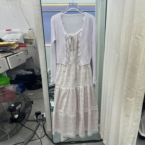 甜美碎花吊带连衣裙开衫两件套