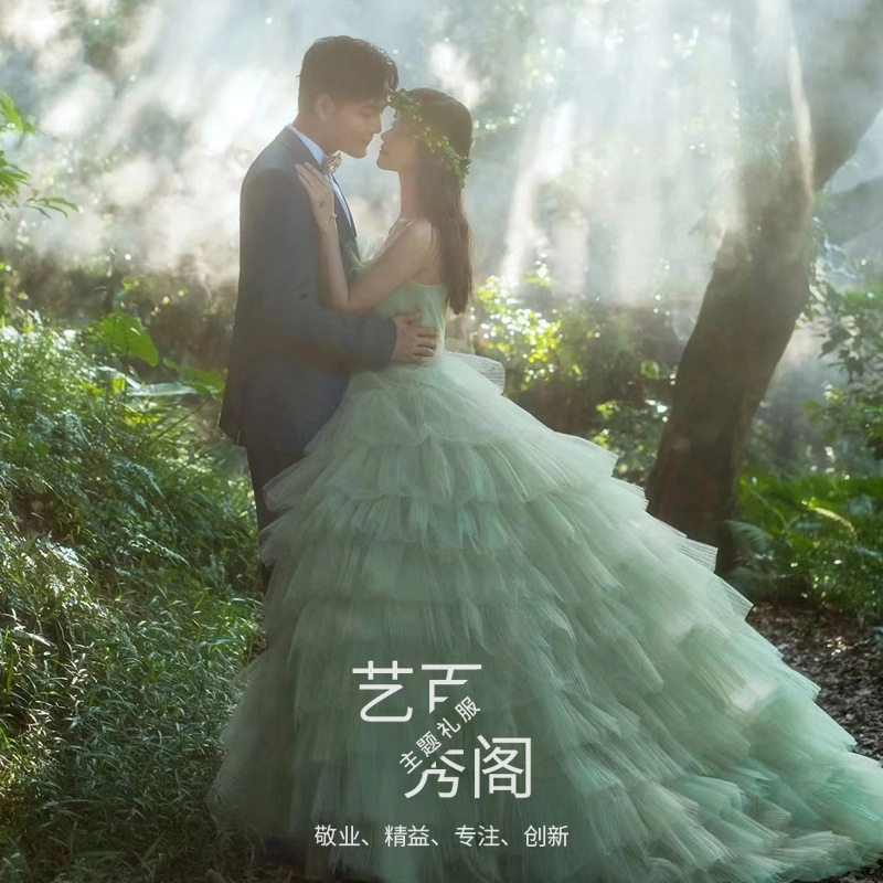 绿色高级感一字肩公主蛋糕裙小众高端法式轻婚纱情侣主题旅拍彩纱