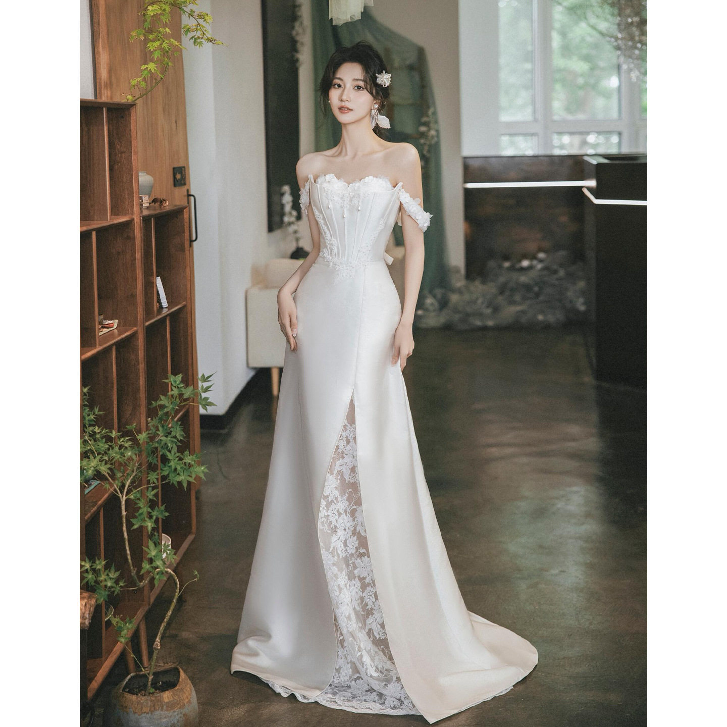 蕾丝轻婚纱新娘结婚出阁晚礼服