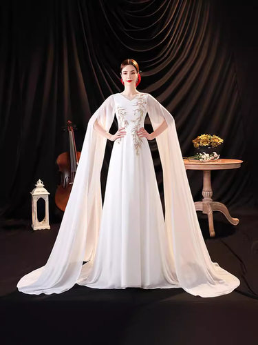 2025新款新中式旗袍女白色订婚