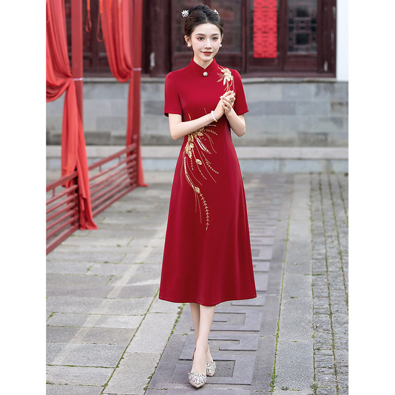 红色喜婆婆婚宴刺绣旗袍2026新款六月结婚喜服妈妈礼服裙高端年轻