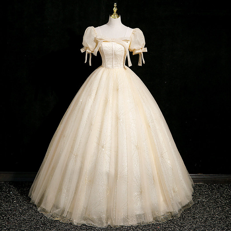 小众声乐艺考美声演出在礼服