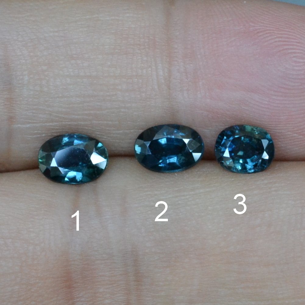 天然无烧艳蓝色蓝宝石裸石彩宝戒面1克拉净度好满火彩包邮送证书