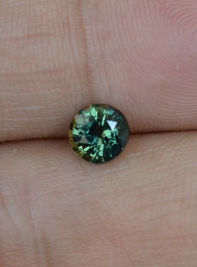 天然炫彩绿色蓝宝石裸石圆形6毫米全净体满火彩1.19克拉特惠包邮
