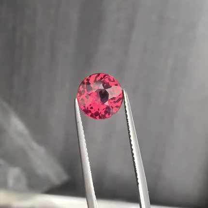 爆闪满火彩天然石榴石裸石马拉雅圆形8.6毫米耳钉料一对5.38ct