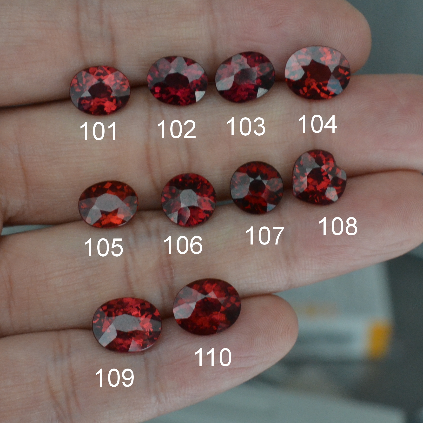 高性价比天然铁镁铝石榴石裸石戒面艳红色满火无瑕3-4克拉包邮