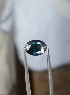 天然山东蓝宝石裸石7*9毫米椭圆形戒面艳蓝色暗火彩净度好2ct包邮