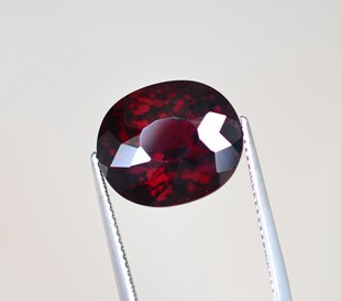 超大颗 天然石榴石裸石椭圆形戒面血红色满火彩无瑕疵10克拉+包邮