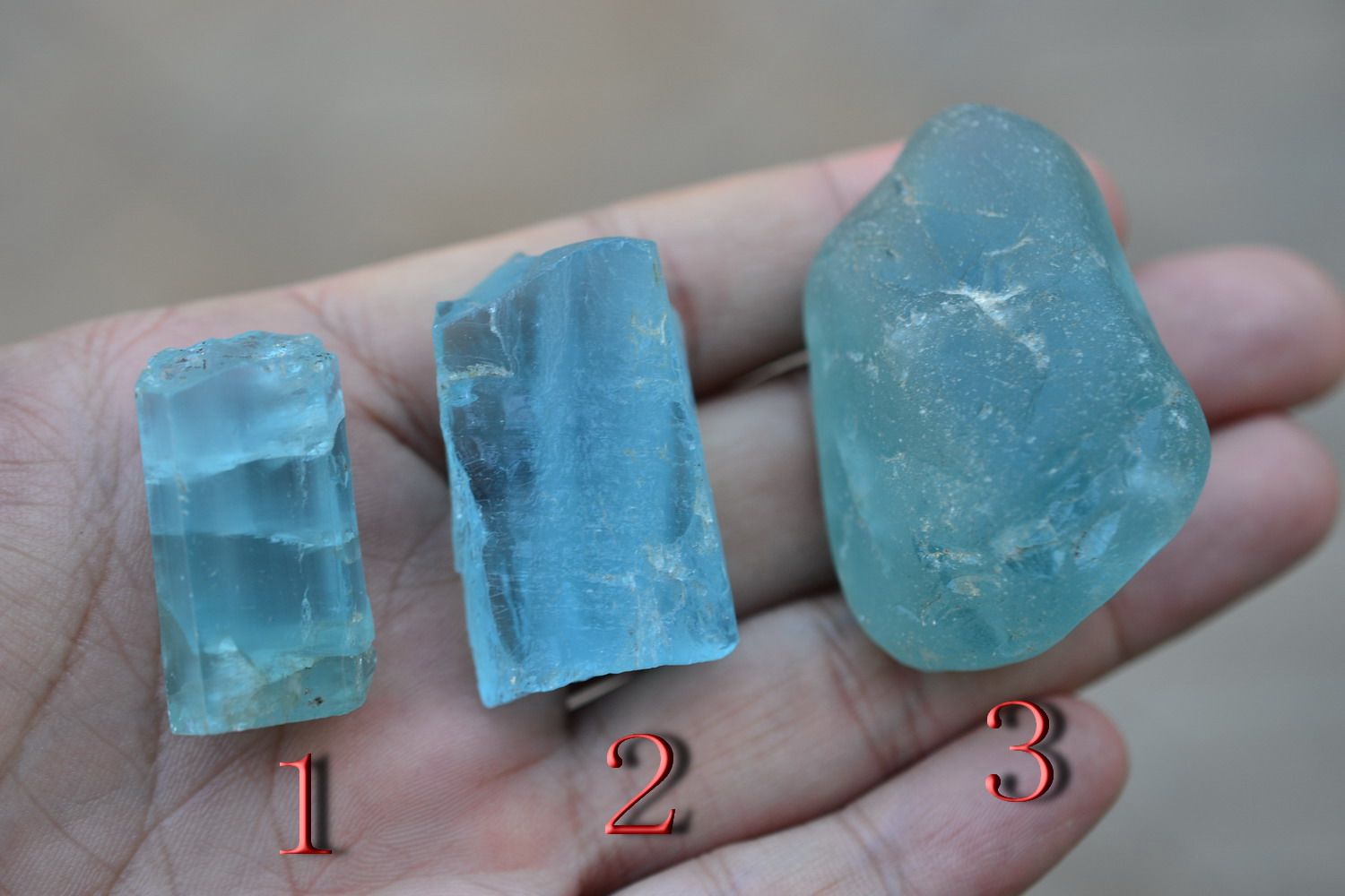 天然海蓝宝原石大颗粒晶莹剔透效果佳品质好原矿石标本
