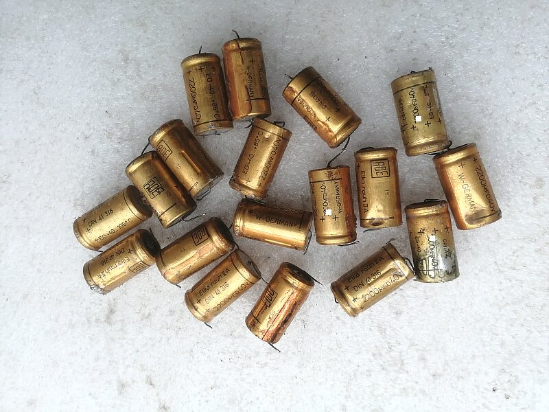 拆机 德国金色ROE 40v 2200uf 轴向发烧电解电容