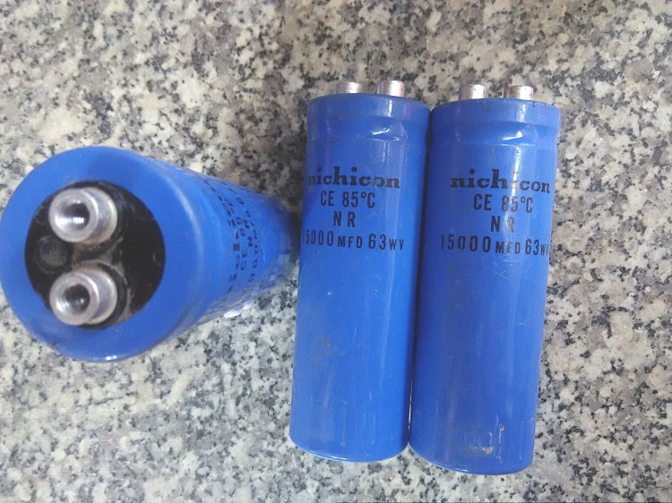拆机日本尼康nichicon NR系列 63v 15000uf 螺丝脚发烧滤波电容