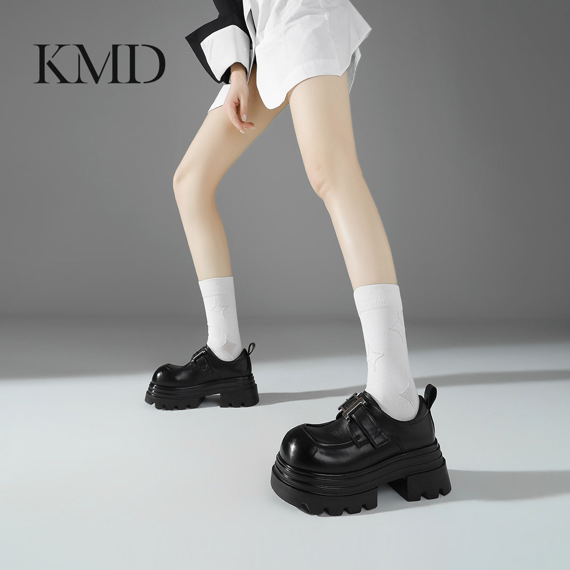 KMD时尚休闲鞋女鞋2026春季新款百搭英伦风单鞋休闲鞋小皮鞋潮鞋