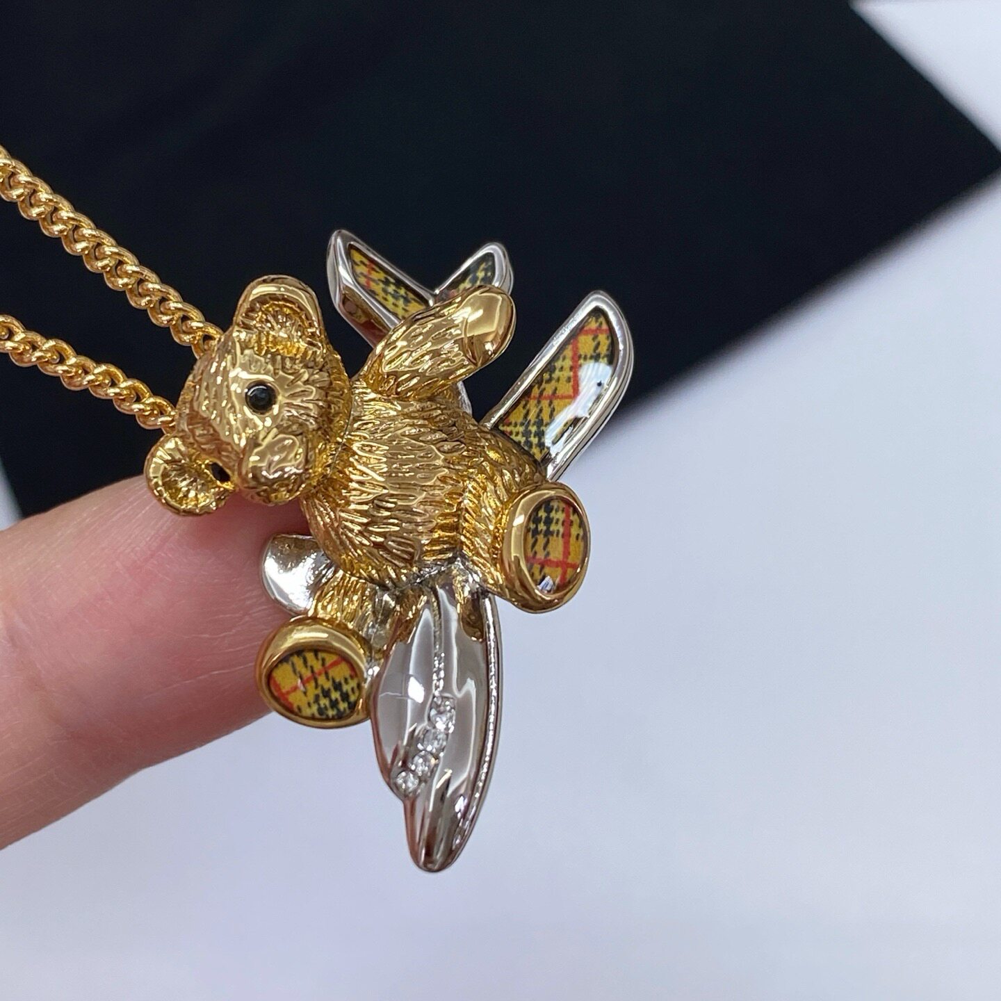 白兔家高品质！细节控！格子纹泰迪熊飞机项链分色电镀欧美可爱小