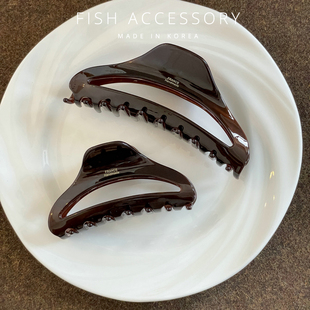 韩国进口高级感气质优雅发抓巧克力镂空弧形抓夹法式 盘发鲨鱼夹