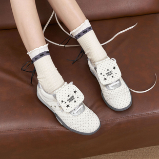 玛速主义2026新款波点百搭休闲轻便运动鞋女春平底板鞋星星小白鞋