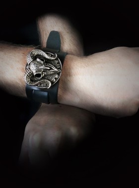 欧美A牌朋克潮时尚创意羊头真皮日韩版手镯 Alchemy Gothic A102