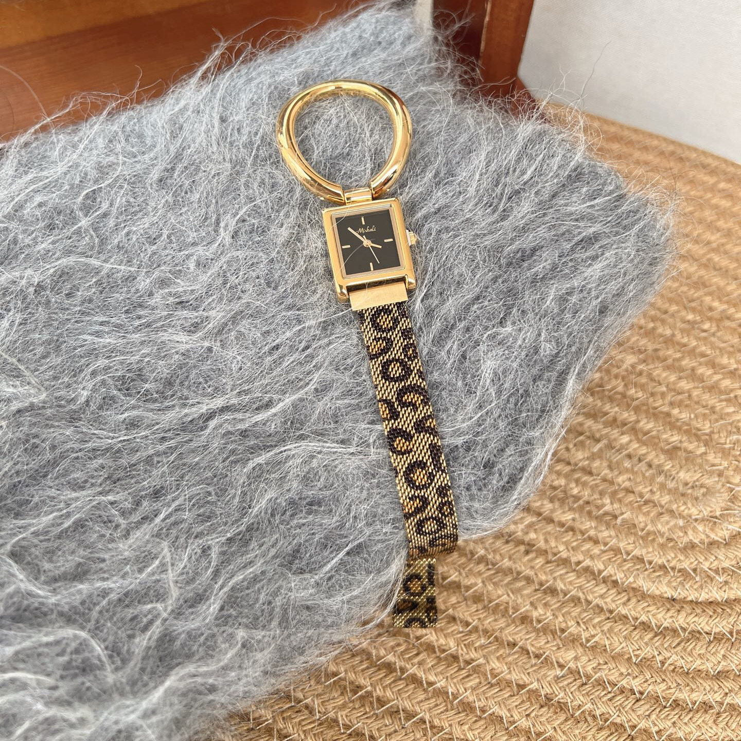 豹纹磁吸手表小众女表潮流