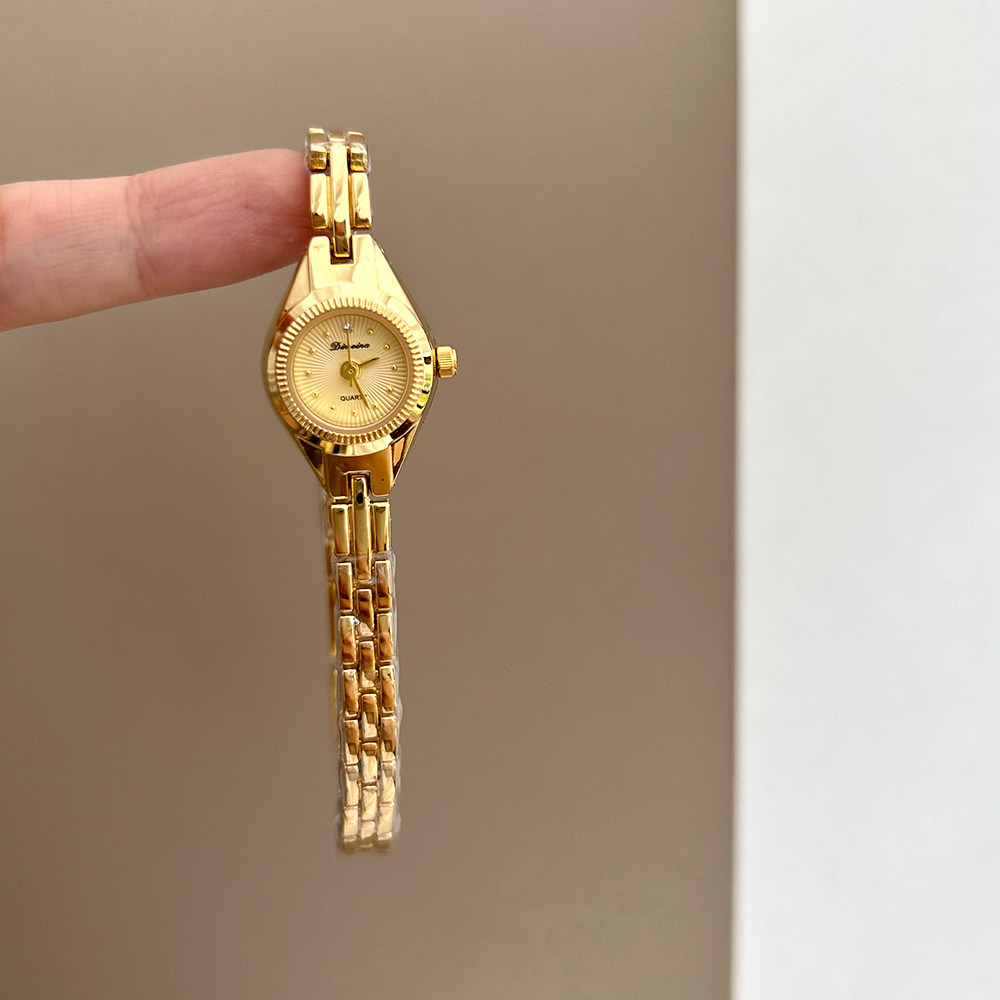 中古手表小众女生小巧精致复古金色手链手表高级感时尚小金表