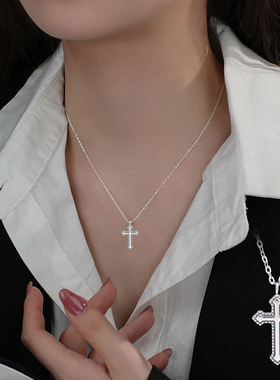 复古十字架项链女2024年新款爆款潮锁骨链吊坠轻奢小众钛钢不掉色