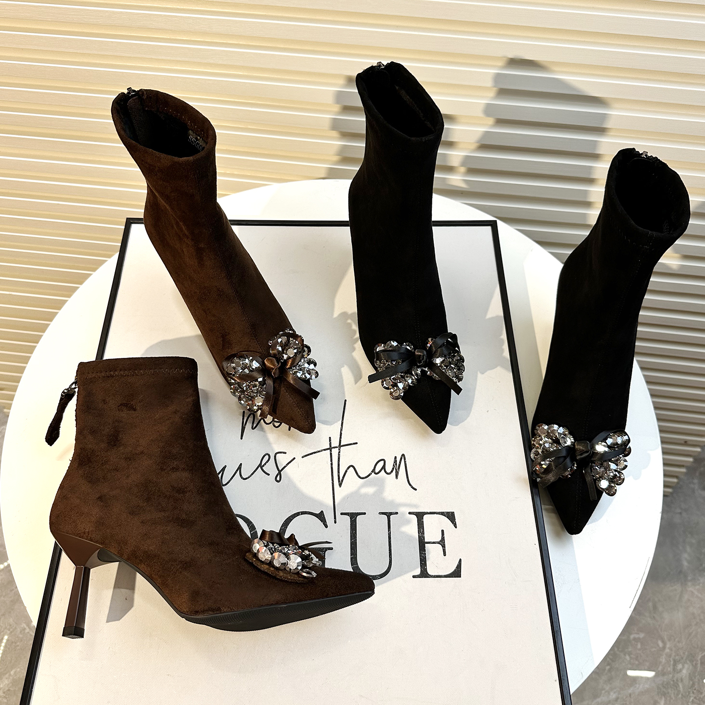 法式气质小踝靴2025新款水钻高跟短靴女7cm尖头细跟高级感瘦瘦靴