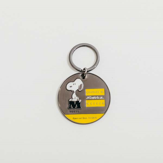 snp0186jp日本购回 东京史努比博物馆 logo圆形合金钥匙扣 现货