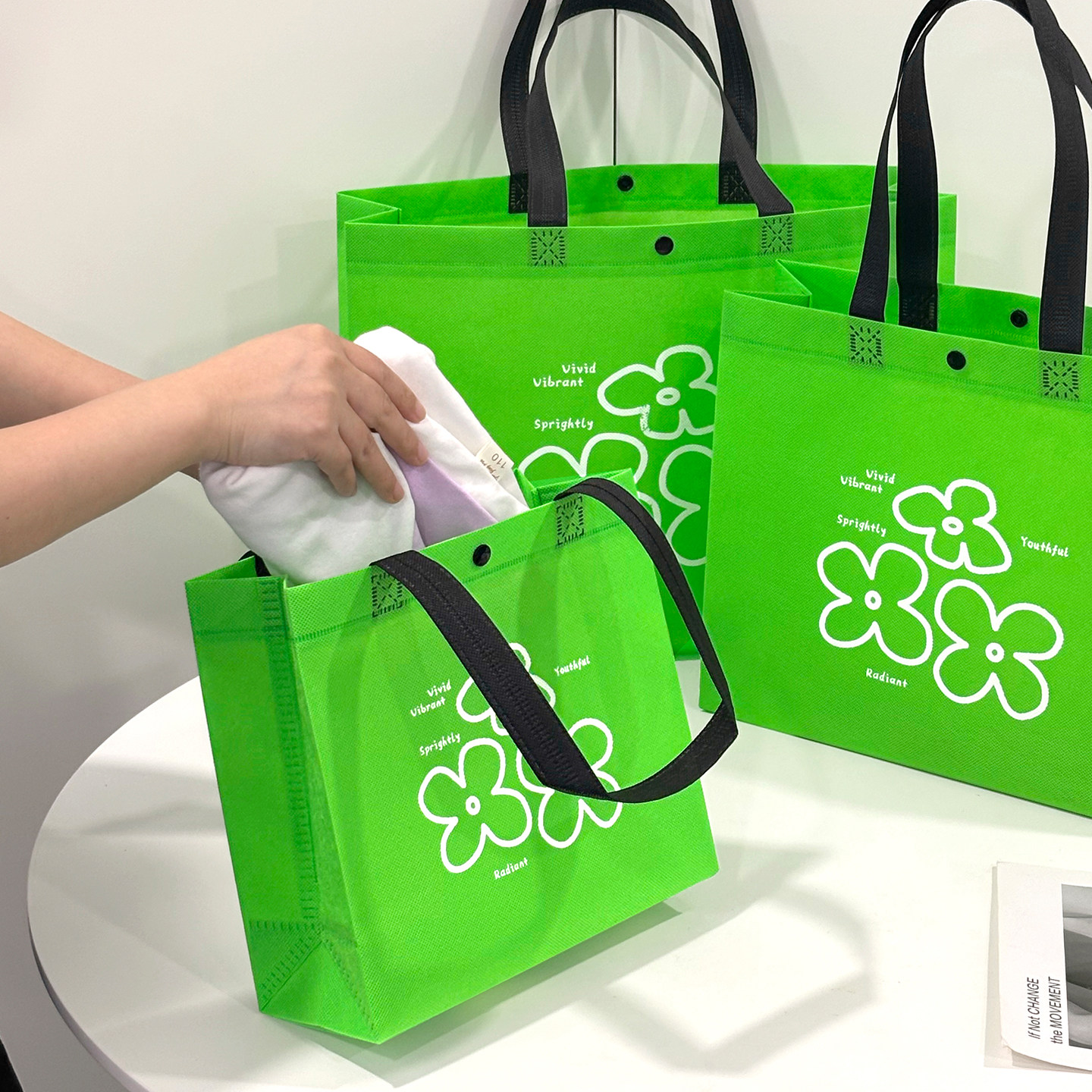 新品果绿无纺布服装店手提袋定制女装包装袋购物礼品袋子定制LOGO