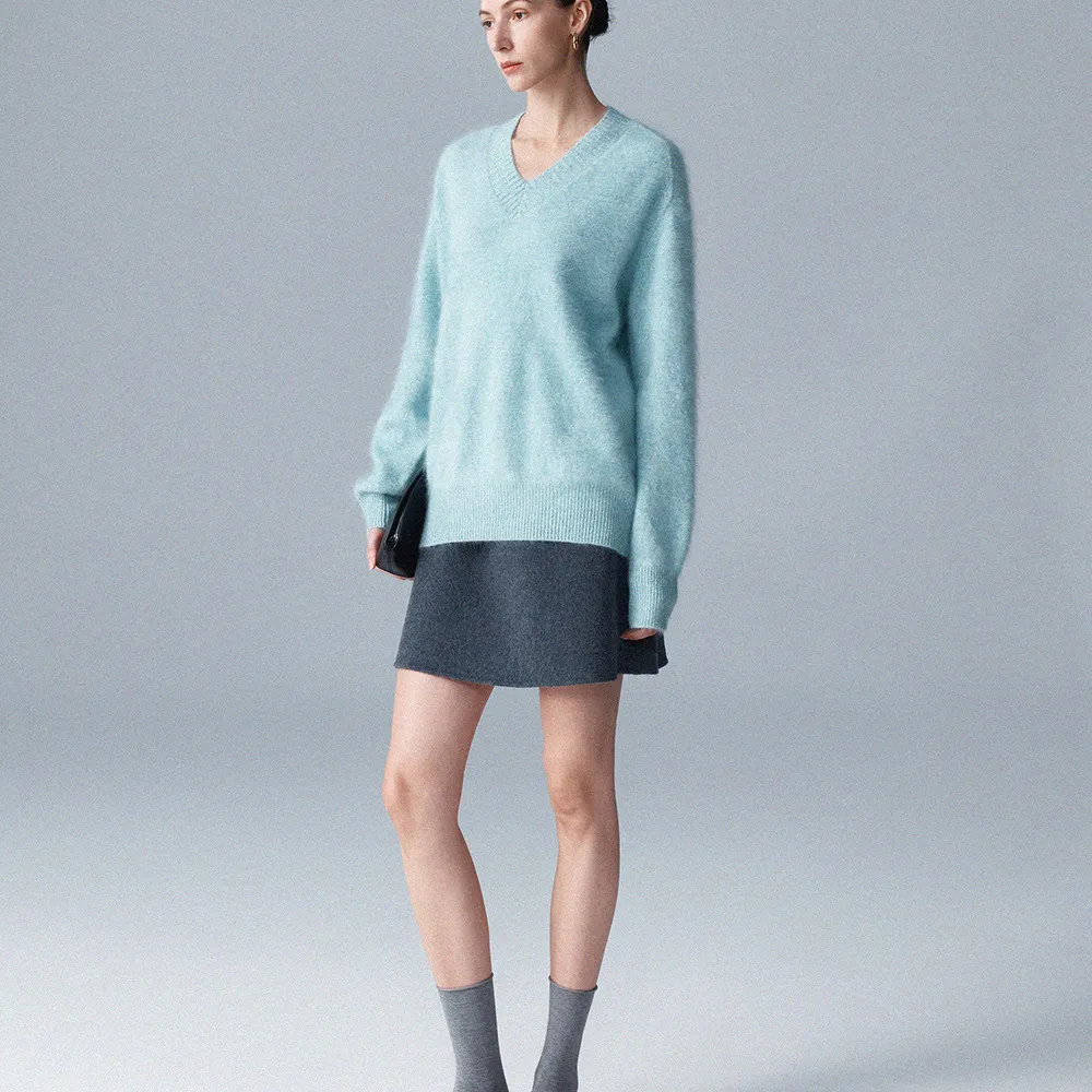 2025奢华温暖定染色 拉毛 V领毛衣宽松加厚花纱纯山羊绒拉绒毛衣