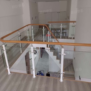 促销 不锈钢碳钢楼梯扶手配件玻璃工程立柱飘窗阁楼室外阳台护栏