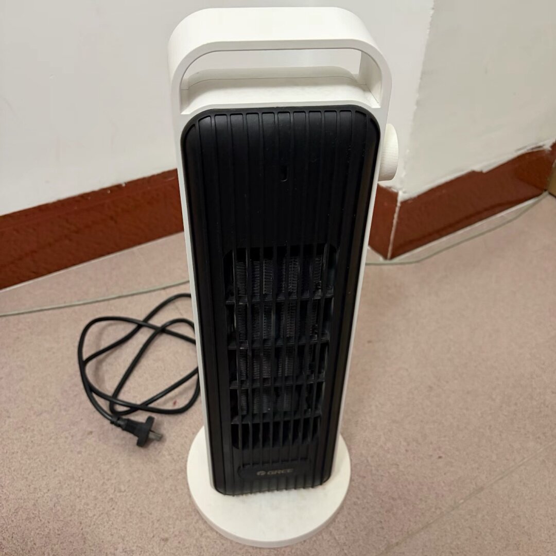 Gree/格力取暖器小型电暖气热风机速热电暖器省电加热摇头暖风机