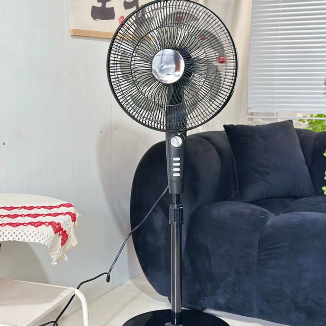 Midea/美的电风扇家用落地扇七叶小型摇头台式立式风扇节能省电