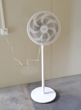 美的电风扇落地扇家用大风力节能摇头轻音立式七叶电扇SAE35CA
