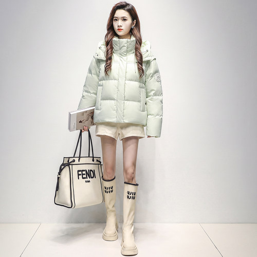 小个子轻盈泡芙羽绒服女2026冬季短款落肩百搭颜值品质90鸭绒外套
