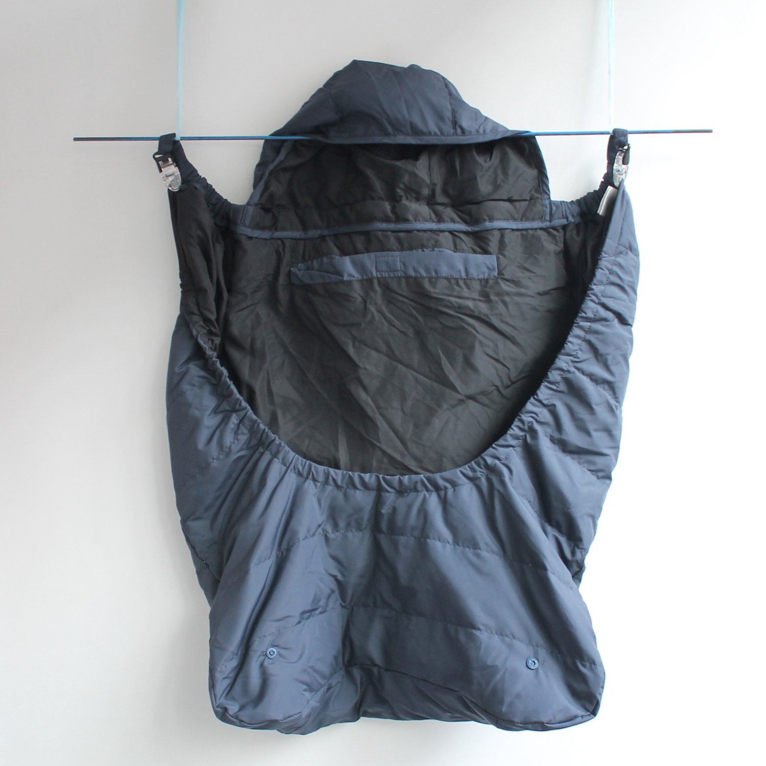 出口日本秋冬轻薄便携羽绒外出宝宝抱袋带帽婴幼儿背带披风A116