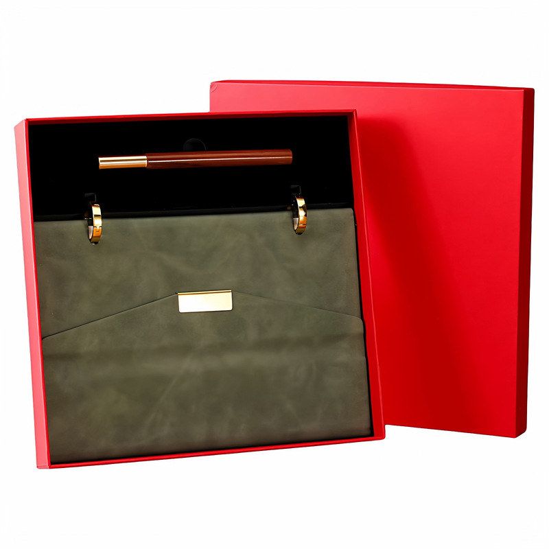 2026年创意笔记本式皮架压纹台历