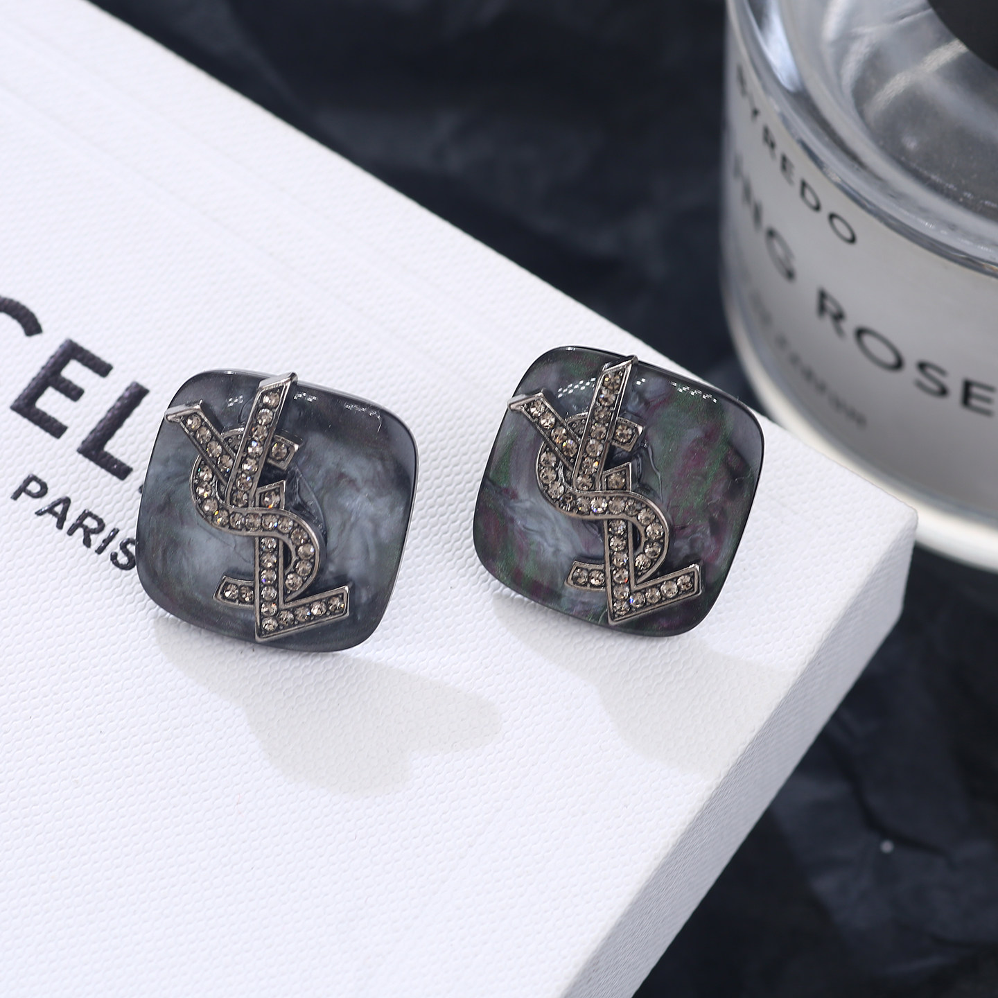 菱形镶钻字母水墨色耳钉轻奢高级感气质大气女士独特漂亮耳环耳饰