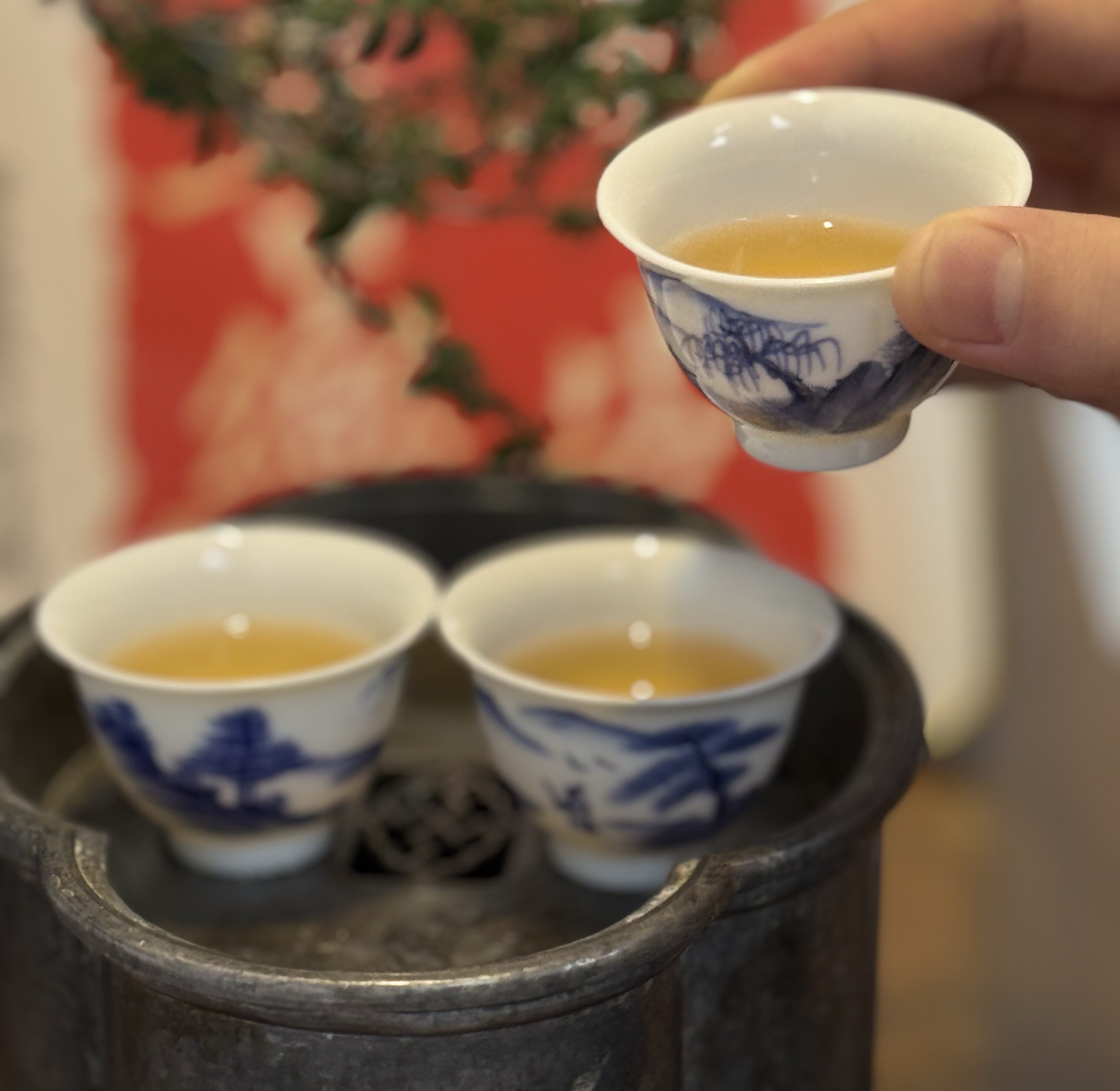 明式功夫茶杯潮州枫溪窑若深珍藏款手绘釉下彩青花瓷山水铃铛杯