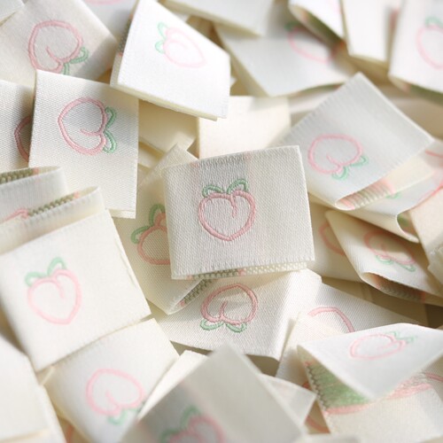 水蜜白桃子水果布标洗标手工辅料织唛手帐标签发圈对折标肠圈现货