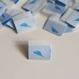 小鸟对折布标时尚潮流织唛布标定制服装领标商标设计织标源头工厂