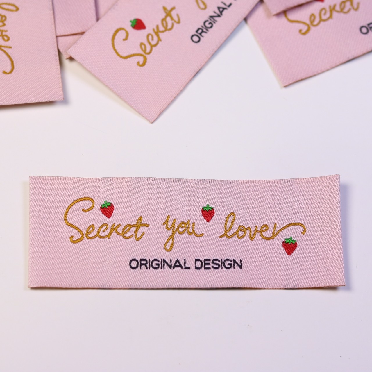 甜心草莓现货领标印唛织唛辅料订做服装日韩标签商标原创布标定制,纺织面料/辅料/配套,印唛/织唛,淘宝优惠券,粉丝福利购,淘宝优惠卷