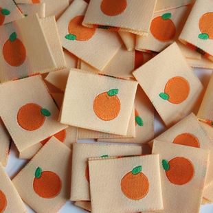 小橙子水果布标洗标手工辅料织唛手帐贴标签发圈对折标肠圈现货