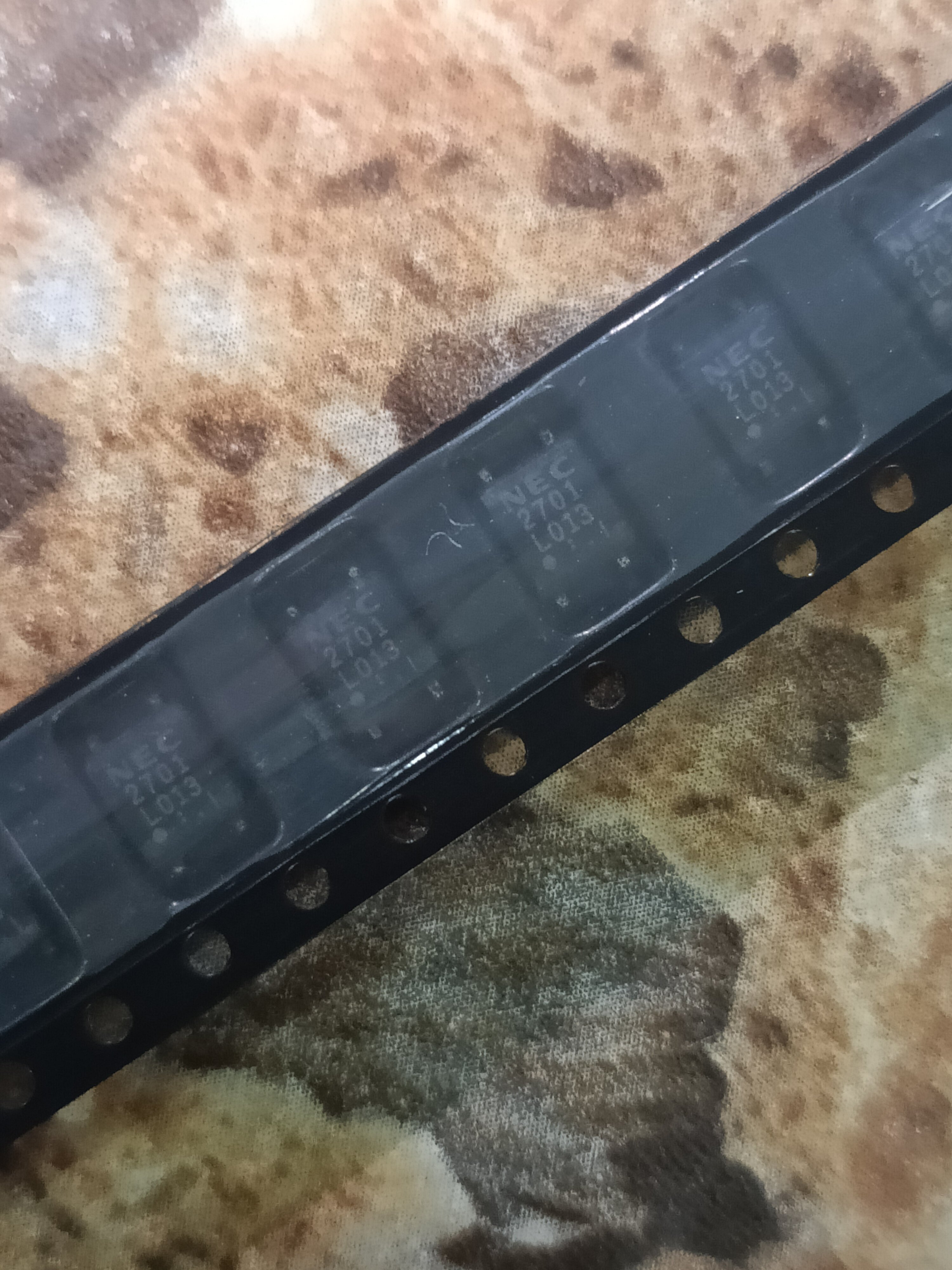 PS2701-1-F3 PS2701 丝印2701 封装SOP4 光电藕合器 全新原装