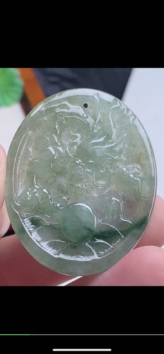 45.2-35.9-9.6mm,水润  飘花龙牌吊坠，天然翡翠A货aaa6727七