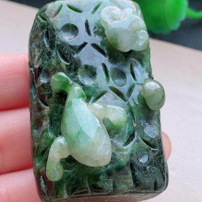 料子水润 乌鸡种墨翠巧雕老坑种A货翡翠 招财金蟾吊坠带证书
